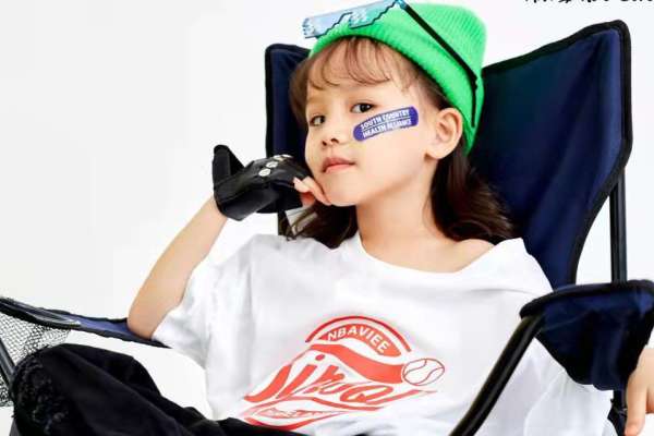 【儿童摄影】·3个主题·3套服装·20张精修·拍摄120分钟