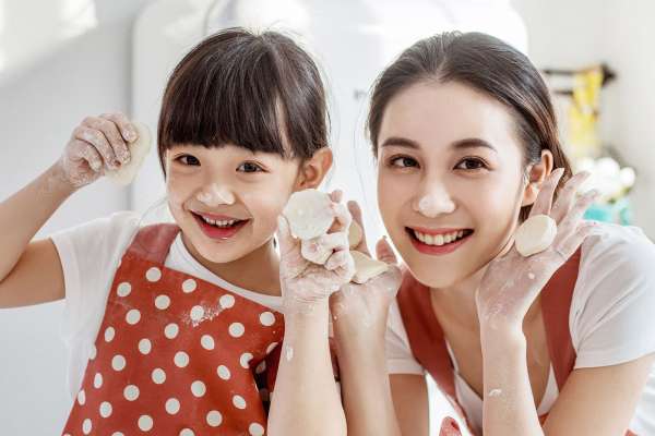 【亲子照】·6套服装·20张精修·拍摄120分钟