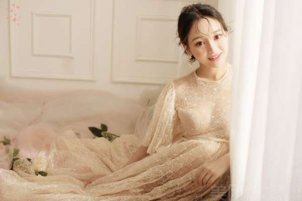 【孕妇照】·2个主题·2套服装·2张精修·拍摄120分钟