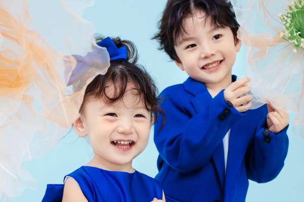 【亲子照】·4个主题·4套服装·26张精修·拍摄150分钟
