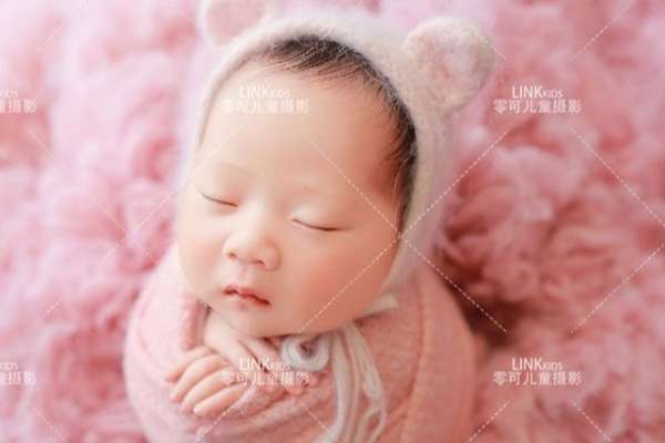 【新生儿】·3个主题·3套服装·4张精修·拍摄90分钟