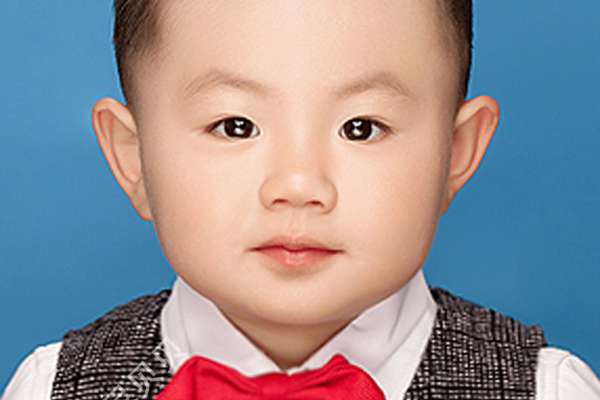 【证件照】·1套服装·1张精修