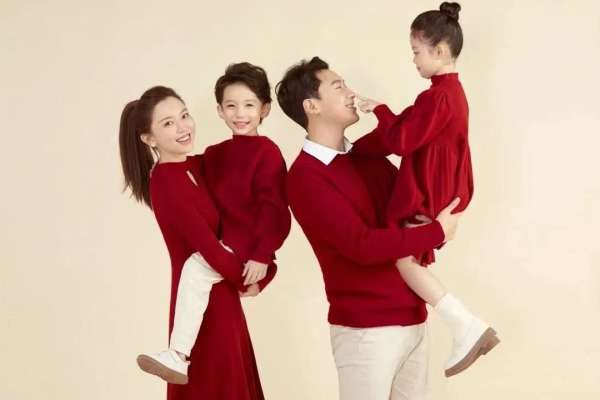 【亲子照】·2个主题·2套服装·6张精修·拍摄120分钟