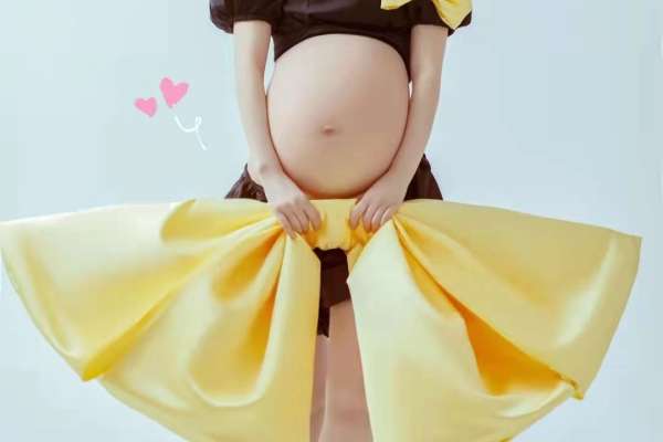 【孕妇照】·8个主题·4套服装·20张精修·拍摄90分钟
