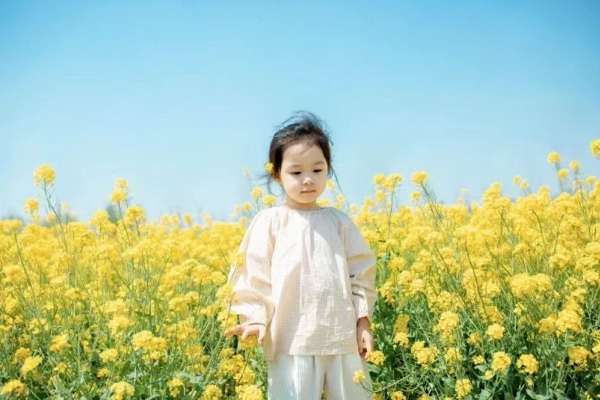 【亲子照】·3个主题·3套服装·17张精修·拍摄120分钟