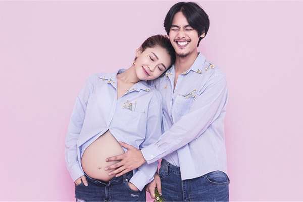 【孕妇照】·3个主题·3套服装·22张精修·拍摄90分钟