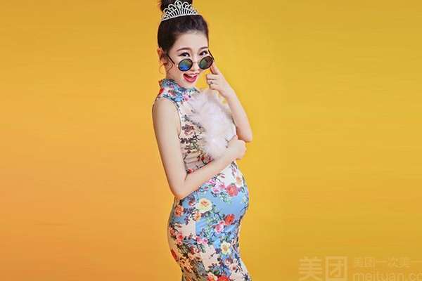 【孕妇照】·4个主题·4套服装·16张精修·拍摄120分钟