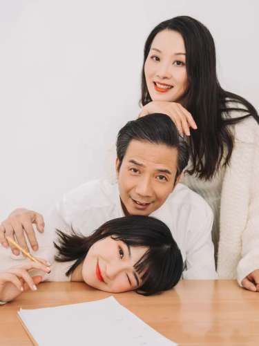 2个主题·2套服装·25张精修·拍摄240分钟