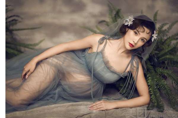 【孕妇照】·2个主题·2套服装·12张精修·拍摄60分钟