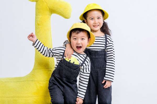 【亲子照】·2个主题·4套服装·20张精修·拍摄60分钟