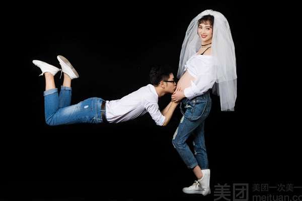 3个主题·3套服装·15张精修·拍摄180分钟