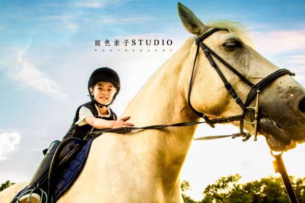 【亲子照】·2个主题·2套服装·20张精修·拍摄240分钟