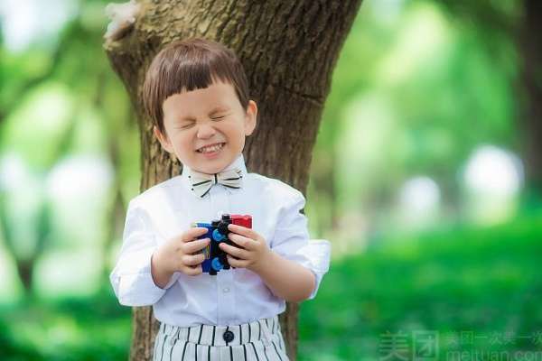 【儿童摄影】·3个主题·3套服装·12张精修·拍摄60分钟