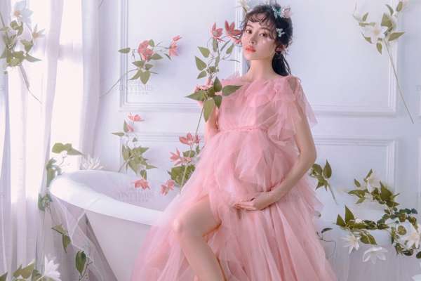 【孕妇照】·3个主题·3套服装·20张精修·拍摄180分钟