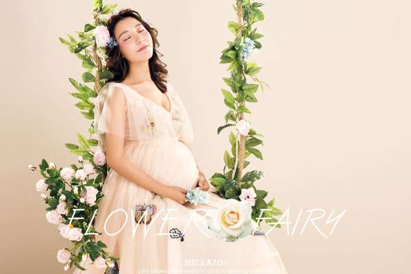 【孕妇照】·20个主题·3套服装·6张精修·拍摄60分钟