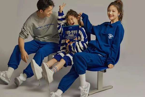 【亲子照】·2个主题·2套服装·50张精修·拍摄90分钟