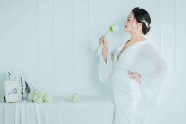 【孕妇照】·2个主题·2套服装·4张精修·拍摄120分钟