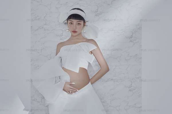 【孕妇照】·2个主题·2套服装·15张精修·拍摄120分钟