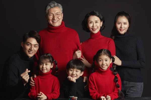 【全家福】·1个主题·6套服装·22张精修·拍摄80分钟
