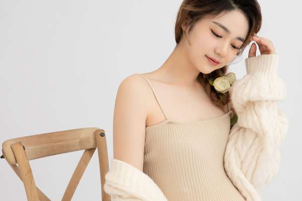 【孕妇照】·2个主题·2套服装·8张精修·拍摄150分钟