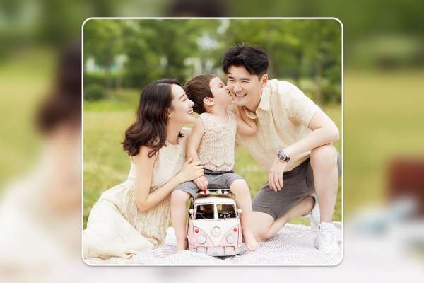 【亲子照】·3个主题·3套服装·30张精修·拍摄120分钟