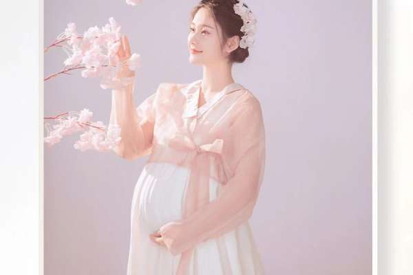 【妈妈照】·3个主题·3套服装·4张精修·拍摄180分钟