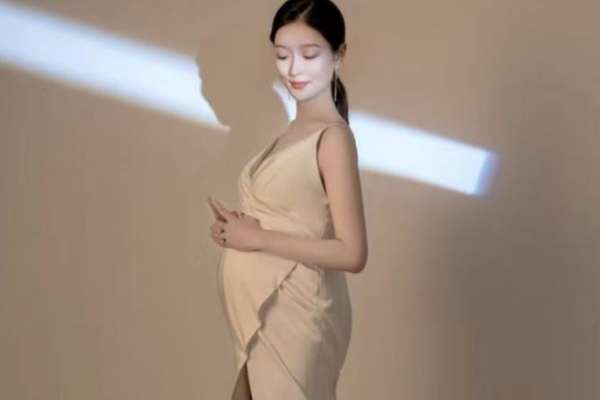 3个主题·3套服装·15张精修·拍摄120分钟