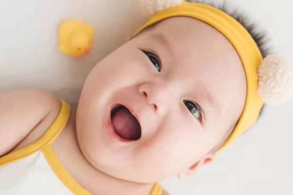 【宝宝照】·2个主题·2套服装·12张精修·拍摄90分钟