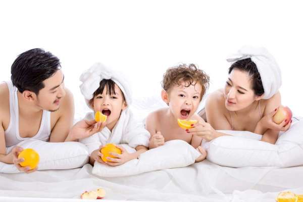 【亲子照】·2个主题·2套服装·20张精修·拍摄120分钟