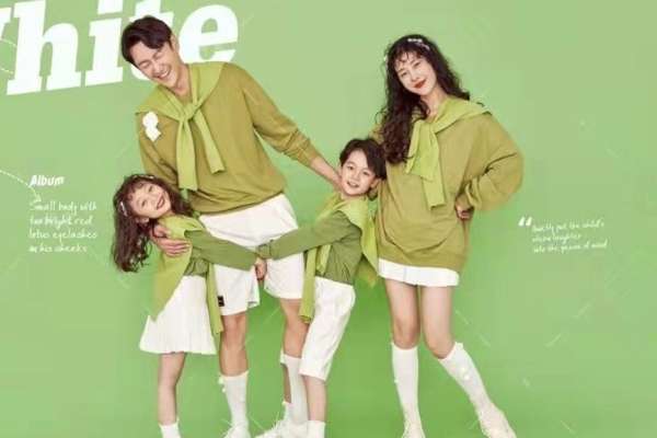 【全家福】·3个主题·3套服装·30张精修·拍摄180分钟
