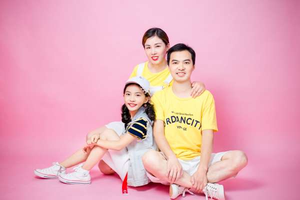 【全家福】·1个主题·6套服装·30张精修·拍摄90分钟