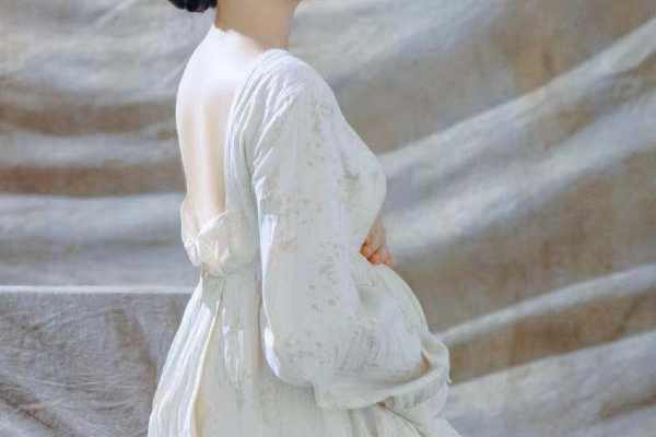 【孕妇照】·2个主题·2套服装·15张精修·拍摄180分钟