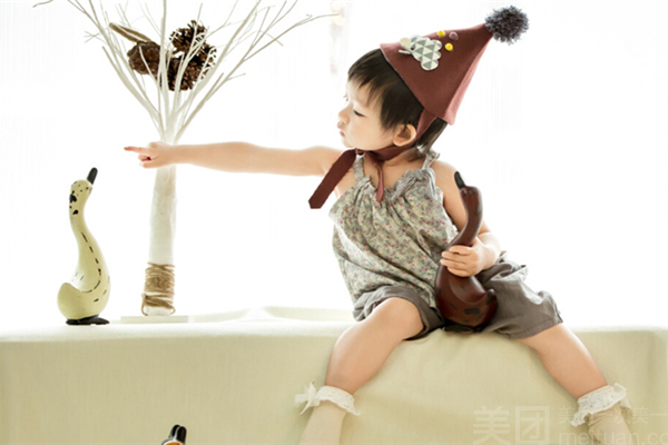 【儿童摄影】·4个主题·4套服装·35张精修·拍摄120分钟