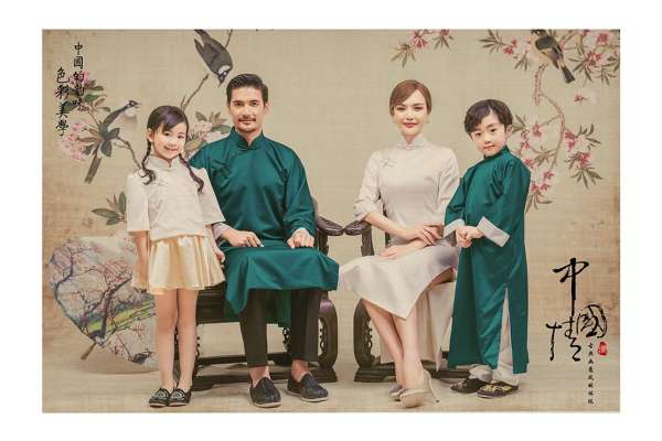 【亲子照】·1个主题·4套服装·12张精修·拍摄120分钟
