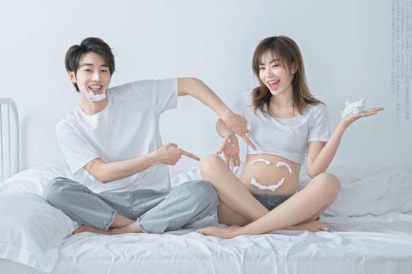 【孕妇照】·2个主题·4套服装·24张精修·拍摄120分钟