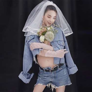 4个主题·4套服装·18张精修·拍摄120分钟