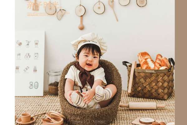 【百天照】·2个主题·2套服装·12张精修·拍摄100分钟
