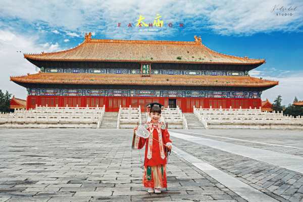 【外景系列】·5个主题·8套服装·40张精修·拍摄120分钟