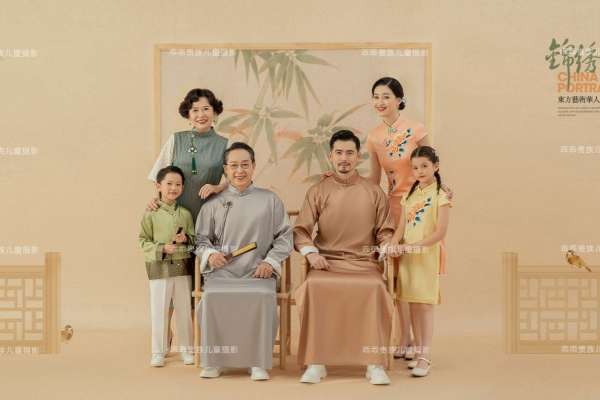 2个主题·6套服装·16张精修·拍摄120分钟