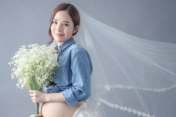 【孕妇照】·2个主题·3套服装·15张精修·拍摄90分钟