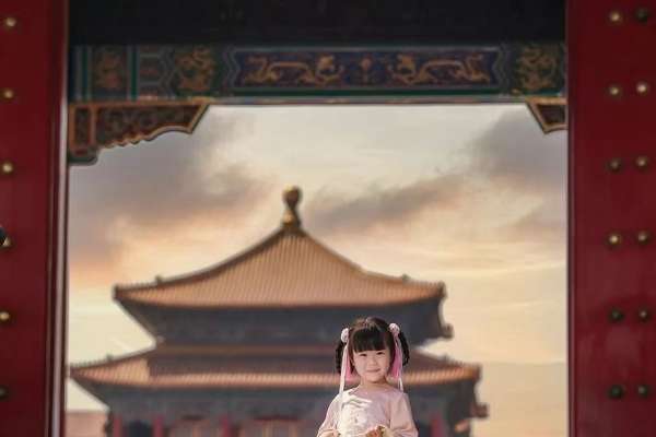 【网红主题】·4个主题·4套服装·30张精修·拍摄180分钟