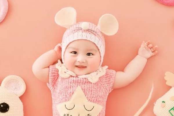 【百天照】·2个主题·2套服装·12张精修·拍摄90分钟