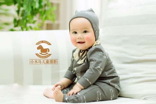 4个主题·4套服装·18张精修·拍摄90分钟