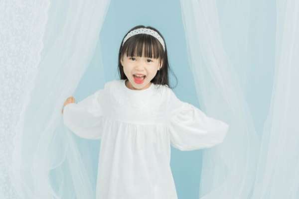 【儿童摄影】·3个主题·9套服装·90张精修·拍摄360分钟