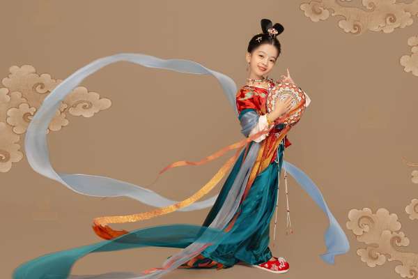 【儿童摄影】·1个主题·3套服装·16张精修·拍摄90分钟