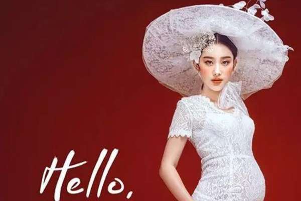 【孕妇照】·1个主题·3套服装·20张精修·拍摄90分钟