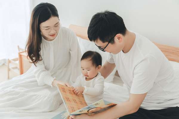 【百天照】·4个主题·4套服装·25张精修·拍摄120分钟