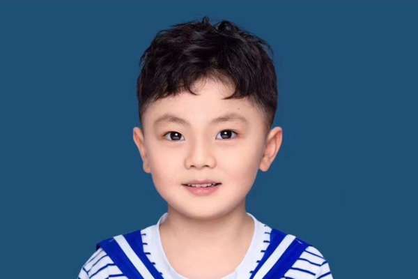 【证件照】·0套服装·0张精修