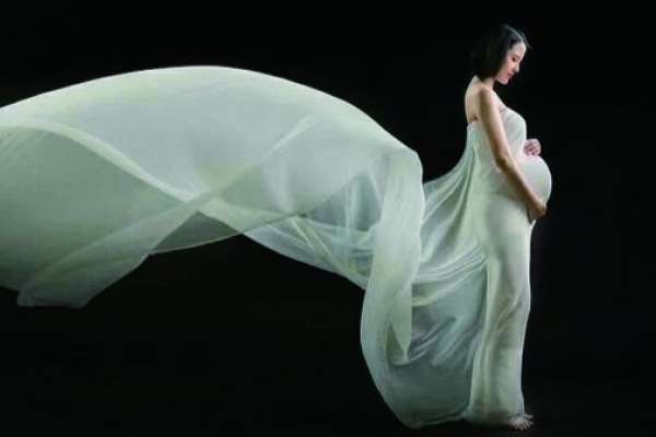 【孕妇照】·3个主题·3套服装·22张精修·拍摄180分钟