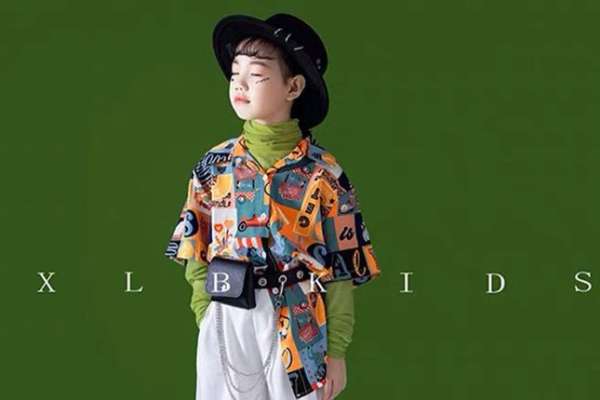 3个主题·3套服装·20张精修·拍摄60分钟